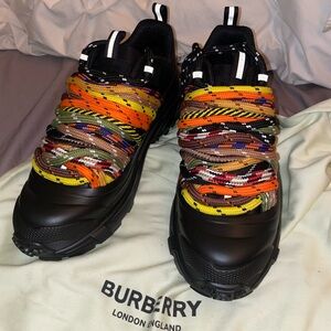 Men’s BURBERRY sneakers size 9